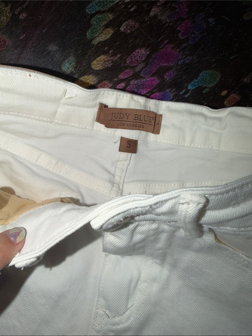 Judy Blue White Distressed High-Rise White Denim Shorts size small - Picture 2 of 6